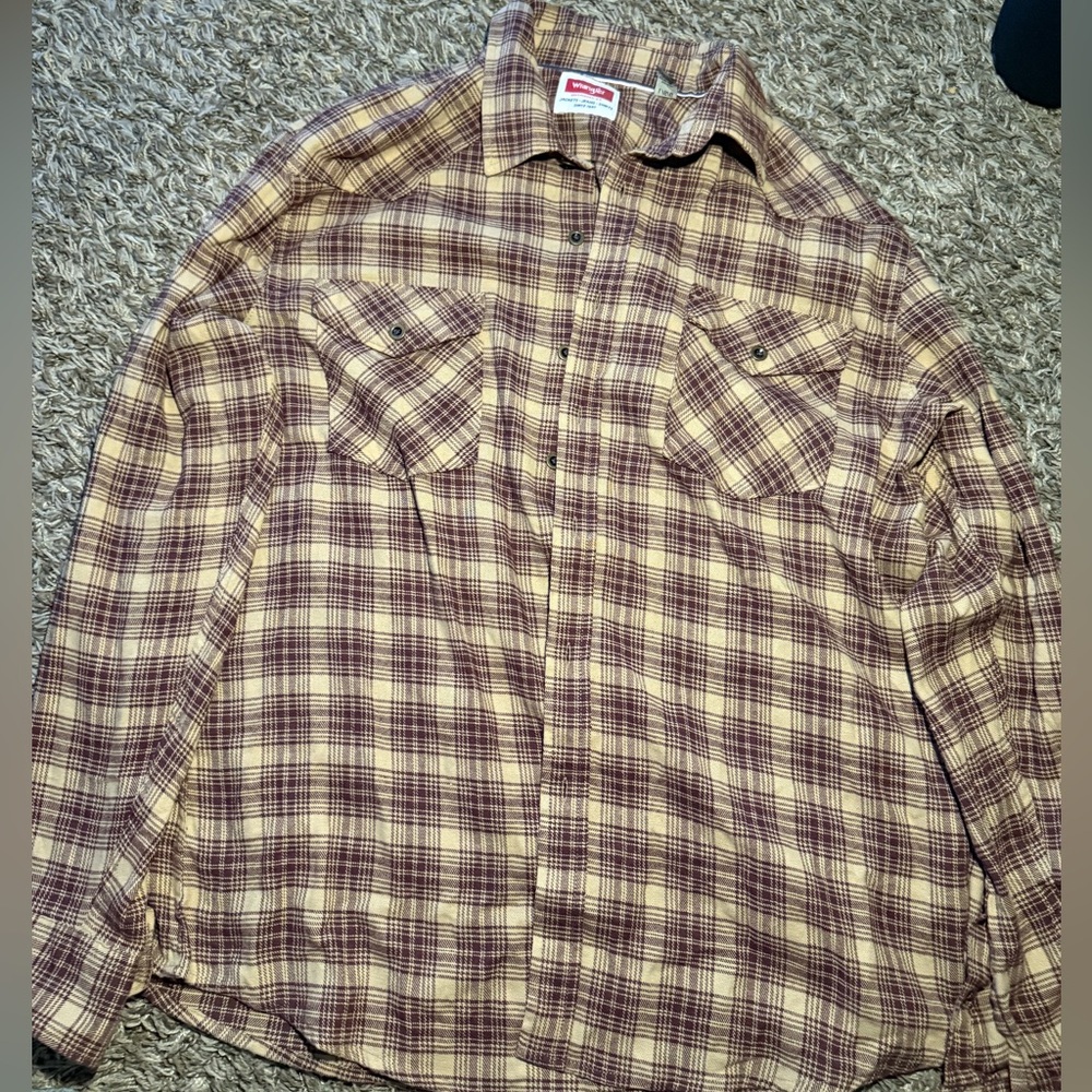Men long sleeve shirt , plaid shirt , brown size large